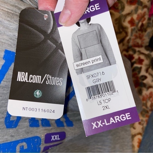 NWT NBA sweatshirt for big fans of NY Knicks. Also makes comfy bleacher pillow. - Picture 4 of 7